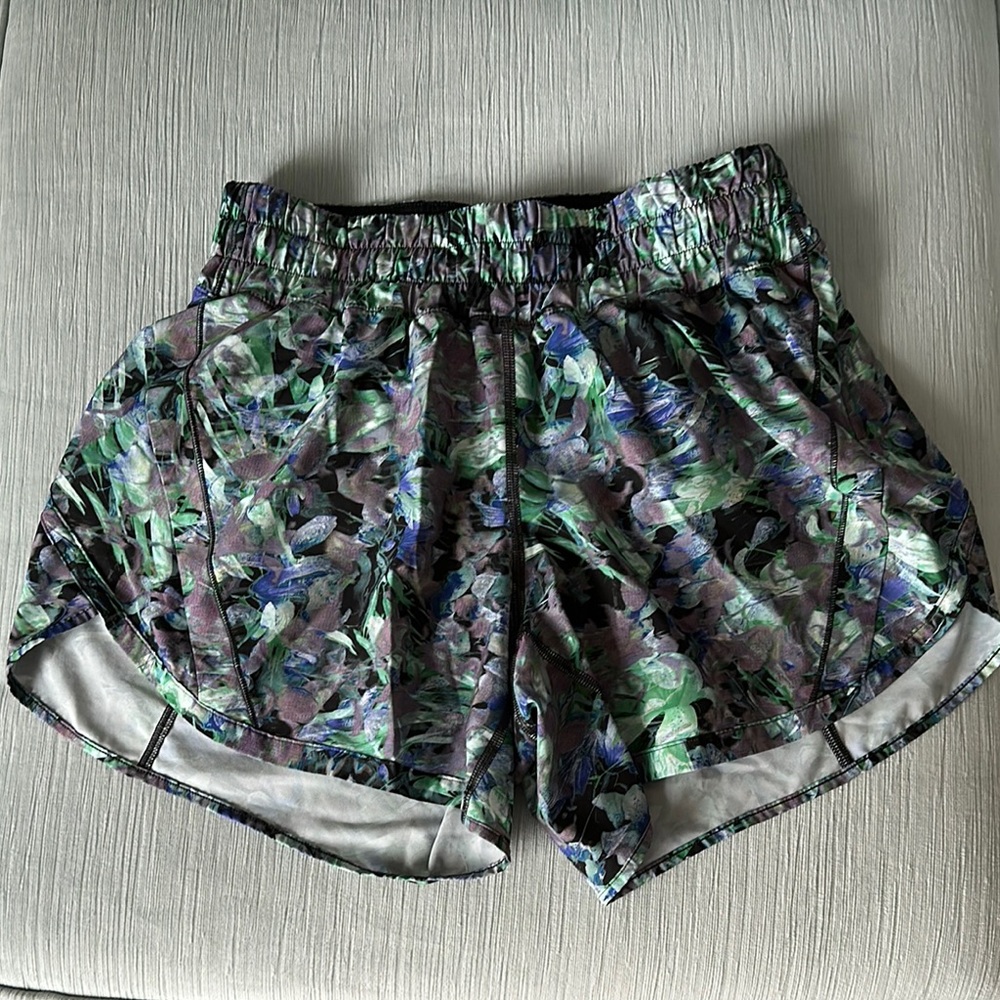 Lululemon 5” shorts